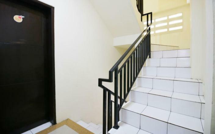 Kamar Keluarga Mangga Besar Hotell Jakarta Exteriör bild